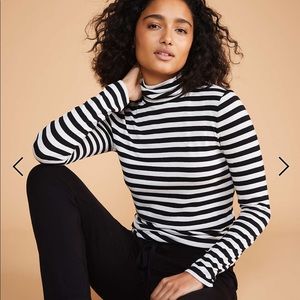 🦓LOU & GREY STRIPED SOFTENED JERSEY TURTLENECK